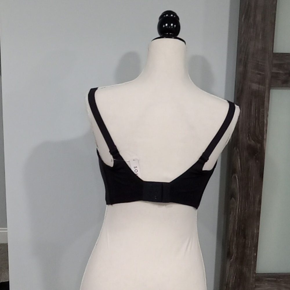 Seamless V-Neck Black Bralette - Unbranded - Picture 4 of 4